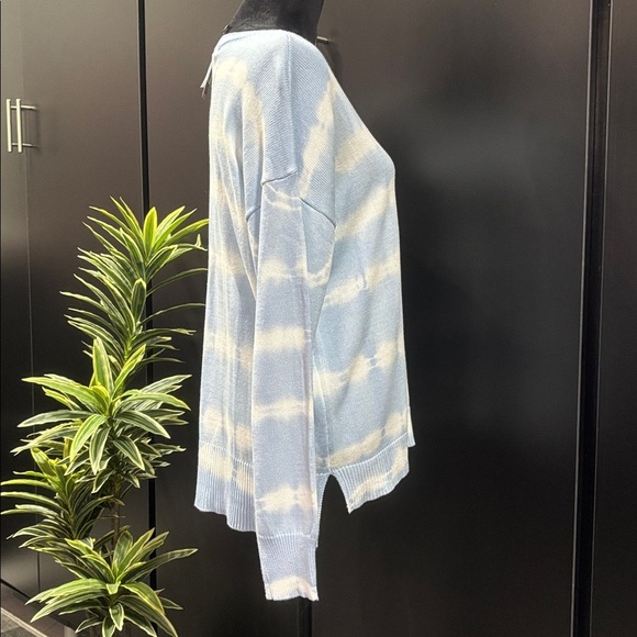 Design Story Knit Horizontal tie-dye stripe pullover sweater,slit sides - Picture 4 of 8